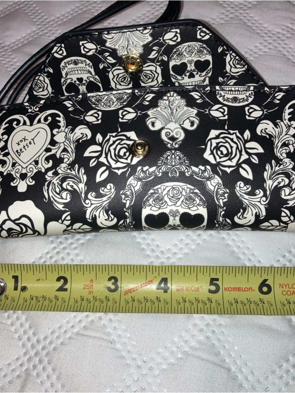 ๐น Betsey Johnson Sugar Skull Eye Glass Pouch Wristlet (Black & White) ๐ - Picture 4 of 4